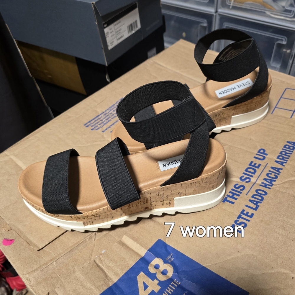 Women sandals
